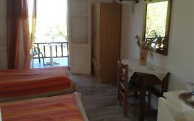 Hostal Rooms To Let To Kyma Skala Sikamineas  3*